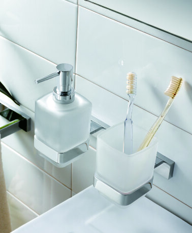 Дозатор LANGBERGER ALSTER 11921A подвесной цвет хром